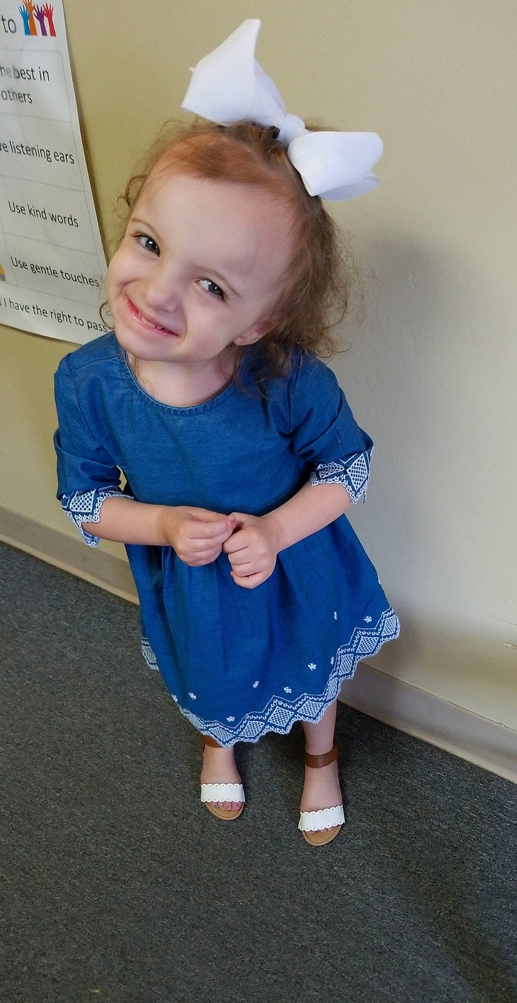 Avarie is registered to the contest to win money with this photo: baby, baby_toddler_clothing, blue, child, clothing, costume, dress, ear, joy, pattern, person, sleeve, smile, standing, t_shirt, toddler