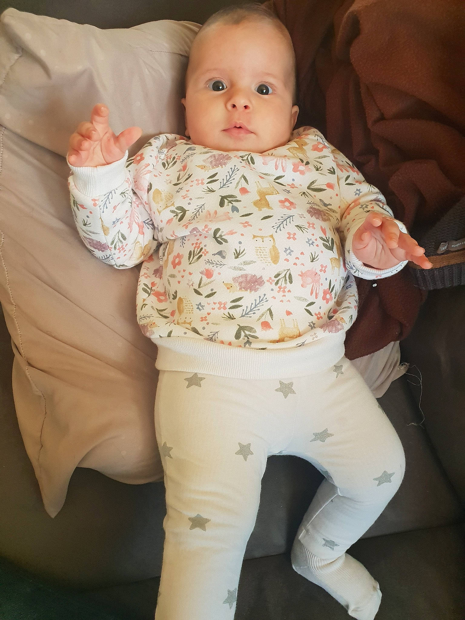 Sheryne participe au concours pour gagner de l'argent avec cette photo : abdomen, baby_products, child, girl, human_hair_color, infant, person, product, skin, smile, textile, toddler, trunk