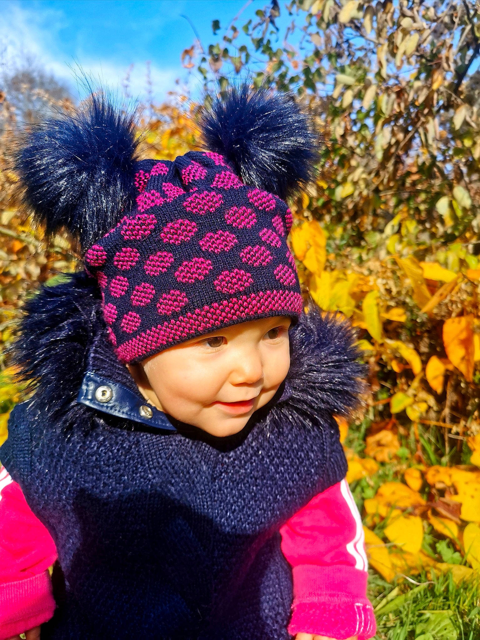 Kayssie a rejoint le concours — aidez-le/la à gagner de superbes lots ! beanie, bonnet, cap, child, clothing, crochet, ear, fashion_accessory, fur, hat, headgear, headwear, knit_cap, knitting, pattern, person, plant, textile, toddler, winter