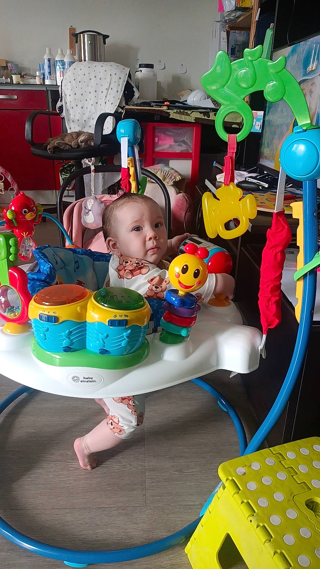 Hella a rejoint le concours — aidez-le/la à gagner de superbes lots ! baby, baby_products, baby_toys, child, collection, event, fun, kindergarten, leisure, party, person, plastic, play, room, stuffed_toy, toddler, toy, toy_vehicle, vacation, visual_arts