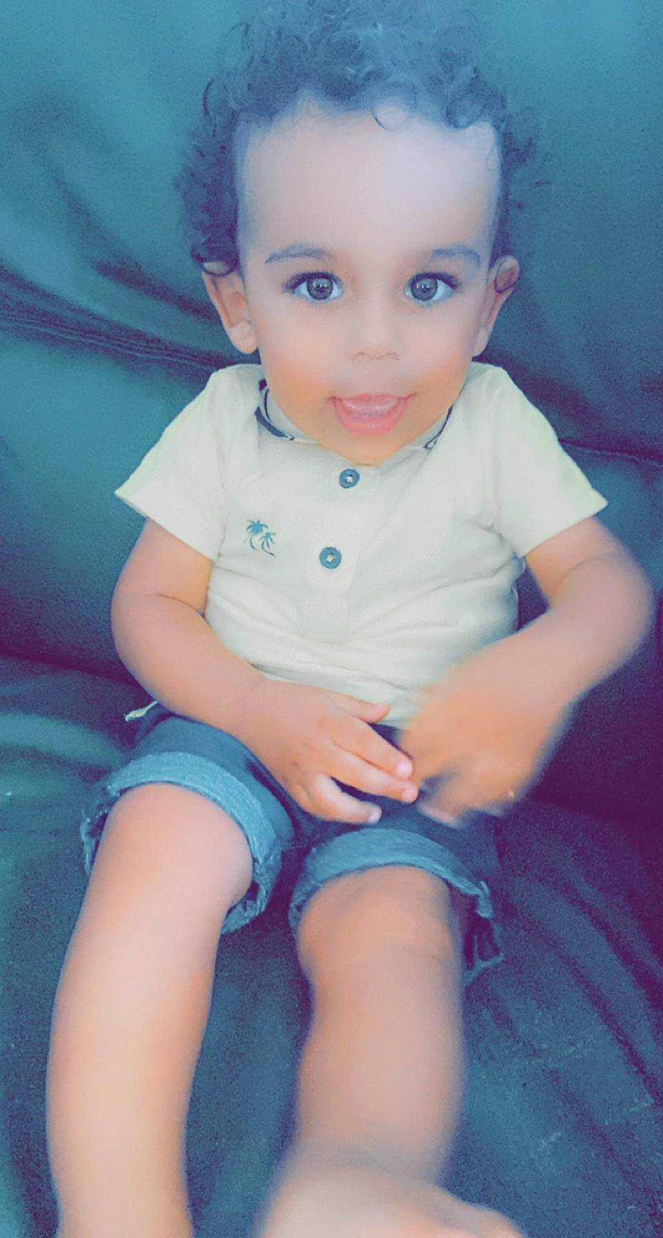 Noah a rejoint le concours — aidez-le/la à gagner de superbes lots ! arm, blue, cheek, eye, face, facial_expression, hairstyle, hand, head, joint, lip, mouth, muscle, nose, organ, person, purple, shorts, shoulder, skin