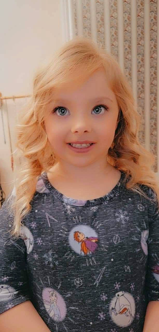 Mackenzie joined the competition — help win amazing prizes! bangs, blond, brown_hair, cheek, child, eyelash, facial_expression, fun, hair_coloring, happy, iris, joy, layered_hair, lip, nose, person, portrait_photography, sleeve, smile, surfer_hair