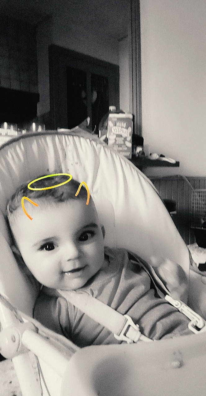 Lisandro a rejoint le concours — aidez-le/la à gagner de superbes lots ! baby, baby_carriage, baby_products, baby_toddler_clothing, cheek, child, comfort, curtain, eyebrow, eyelash, flash_photography, fun, happy, iris, monochrome, monochrome_photography, person, personal_protective_equipment, room, smile