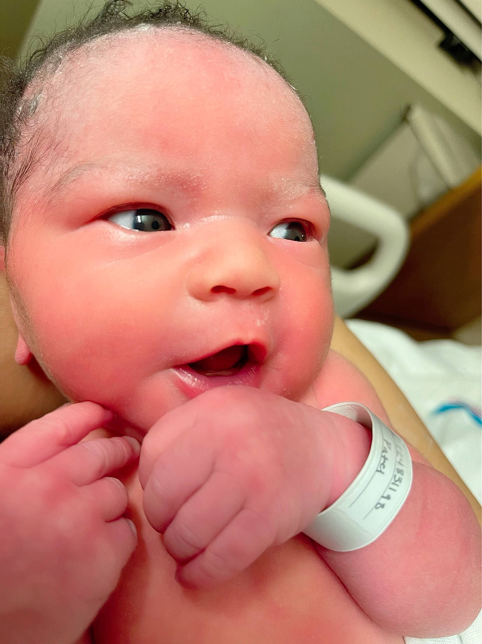 Surae is registered to the contest to win money with this photo: baby, baby_toddler_clothing, cheek, chin, eye, eyelash, finger, gesture, hand, happy, iris, lip, mouth, muscle, nose, person, pink, skin, smile, thumb