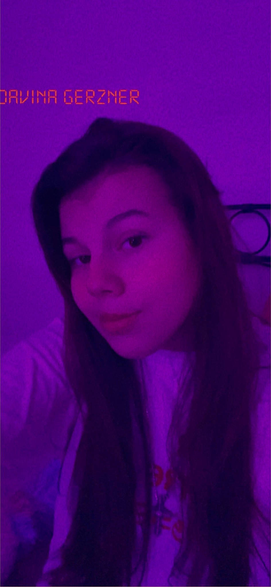 Davina participe au concours pour gagner de l'argent avec cette photo : bangs, black_hair, chin, cool, electric_blue, eyebrow, eyelash, flash_photography, font, forehead, happy, jaw, layered_hair, lip, magenta, person, pink, purple, selfie, step_cutting