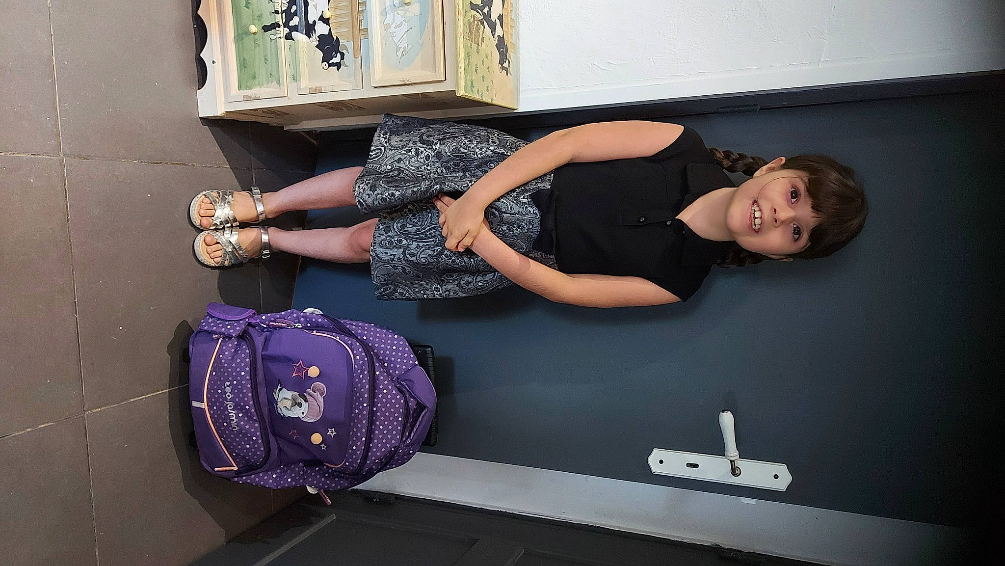 Stella participe au concours pour gagner de l'argent avec cette photo : advertising, automotive_design, cocktail_dress, dress, elbow, eyewear, fashion_accessory, fashion_design, flash_photography, font, human_leg, joint, joy, knee, luggage_and_bags, magenta, person, room, smile, thigh