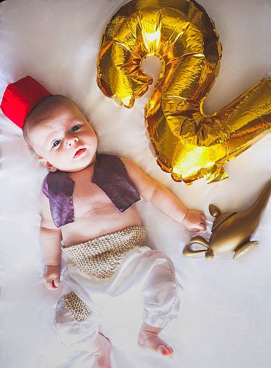 François participe au concours pour gagner de l'argent avec cette photo : angel, art, baby, baby_toddler_clothing, child, fashion_accessory, flash_photography, fun, happy, illustration, jewellery, metal, mythology, pattern, person, product, python, reptile, scaled_reptile, toddler