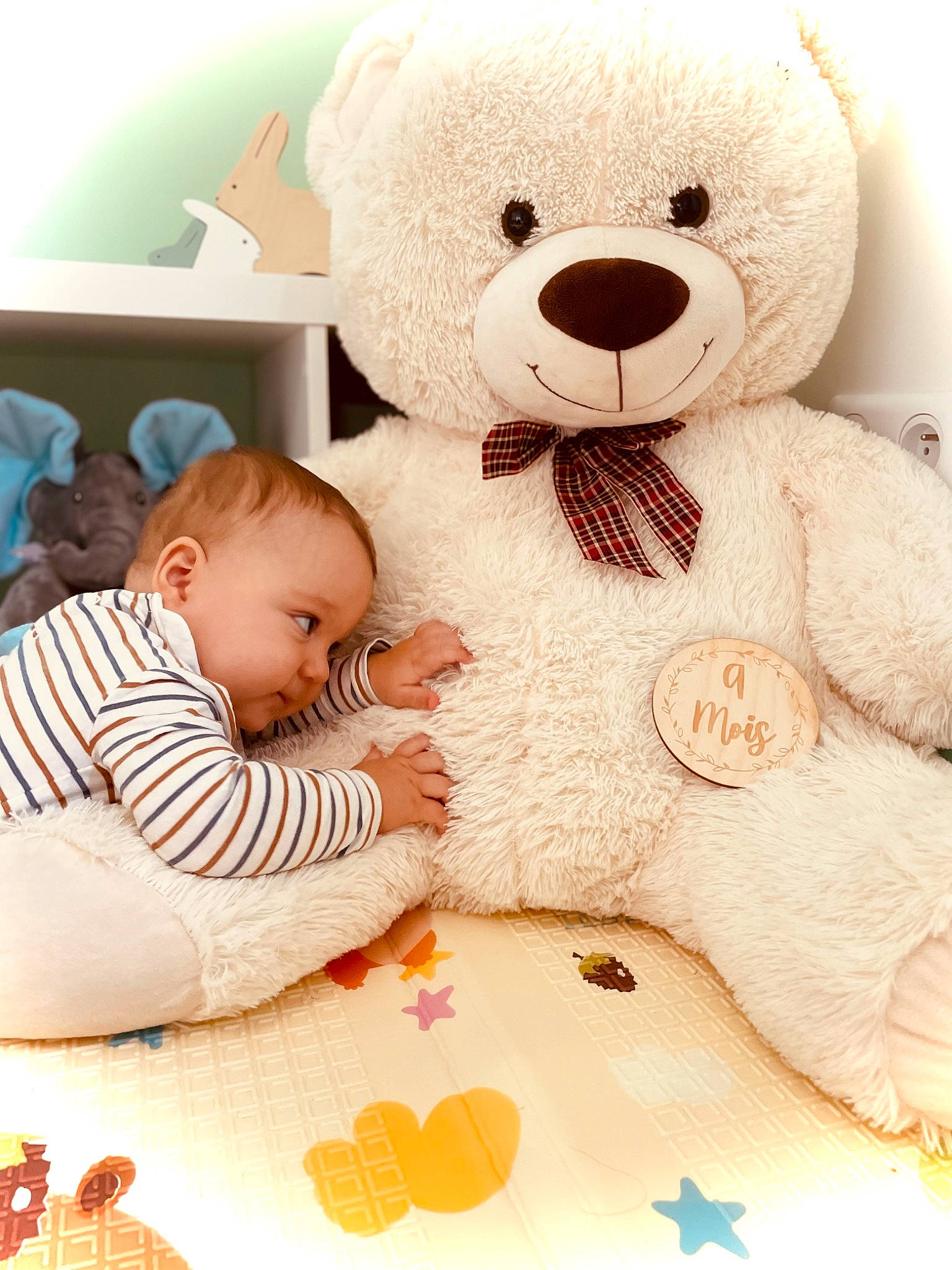 Giulian a rejoint le concours — aidez-le/la à gagner de superbes lots ! baby, baby_toddler_clothing, baby_toys, cheek, child, comfort, facial_expression, font, happy, linens, mammal, nose, person, pink, plush, skin, stuffed_toy, teddy_bear, toddler, toy