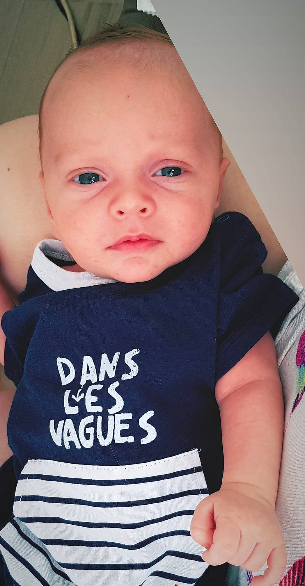 Ardian a rejoint le concours — aidez-le/la à gagner de superbes lots ! baby, baby_products, baby_toddler_clothing, cheek, child, chin, cool, eye, face, forehead, head, lip, neck, nose, person, product, skin, sleeve, smile, t_shirt