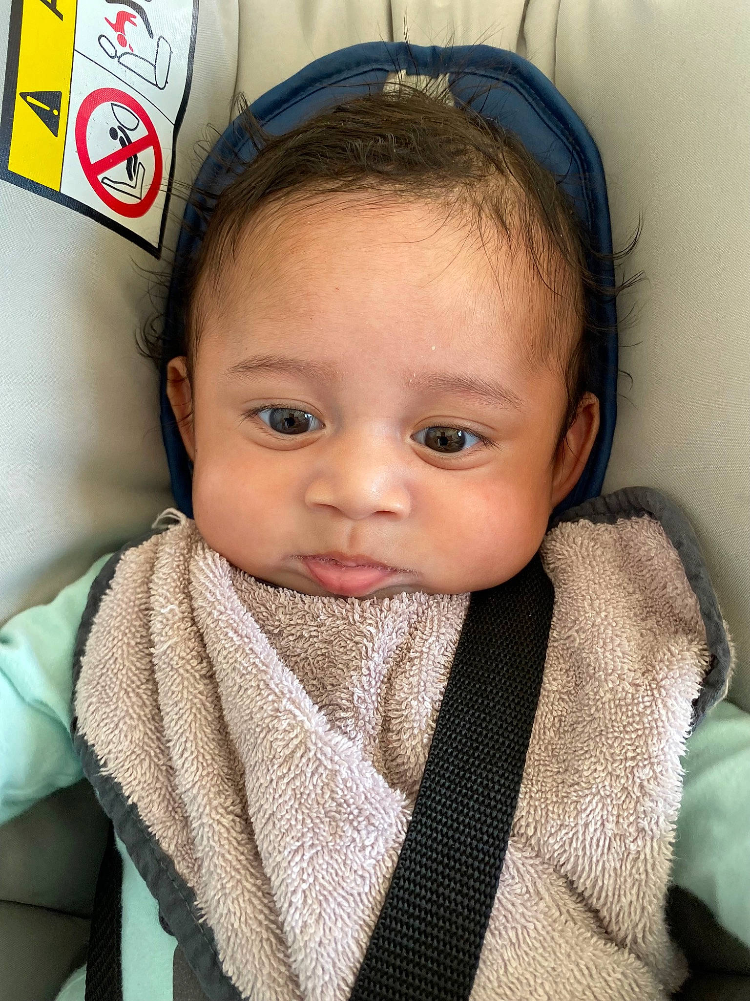 Sëita a rejoint le concours — aidez-le/la à gagner de superbes lots ! baby, baby_toddler_clothing, cheek, child, chin, collar, ear, eyelash, fashion_accessory, forehead, happy, linens, no_expression, nose, outerwear, person, skin, sleeve, toddler, white