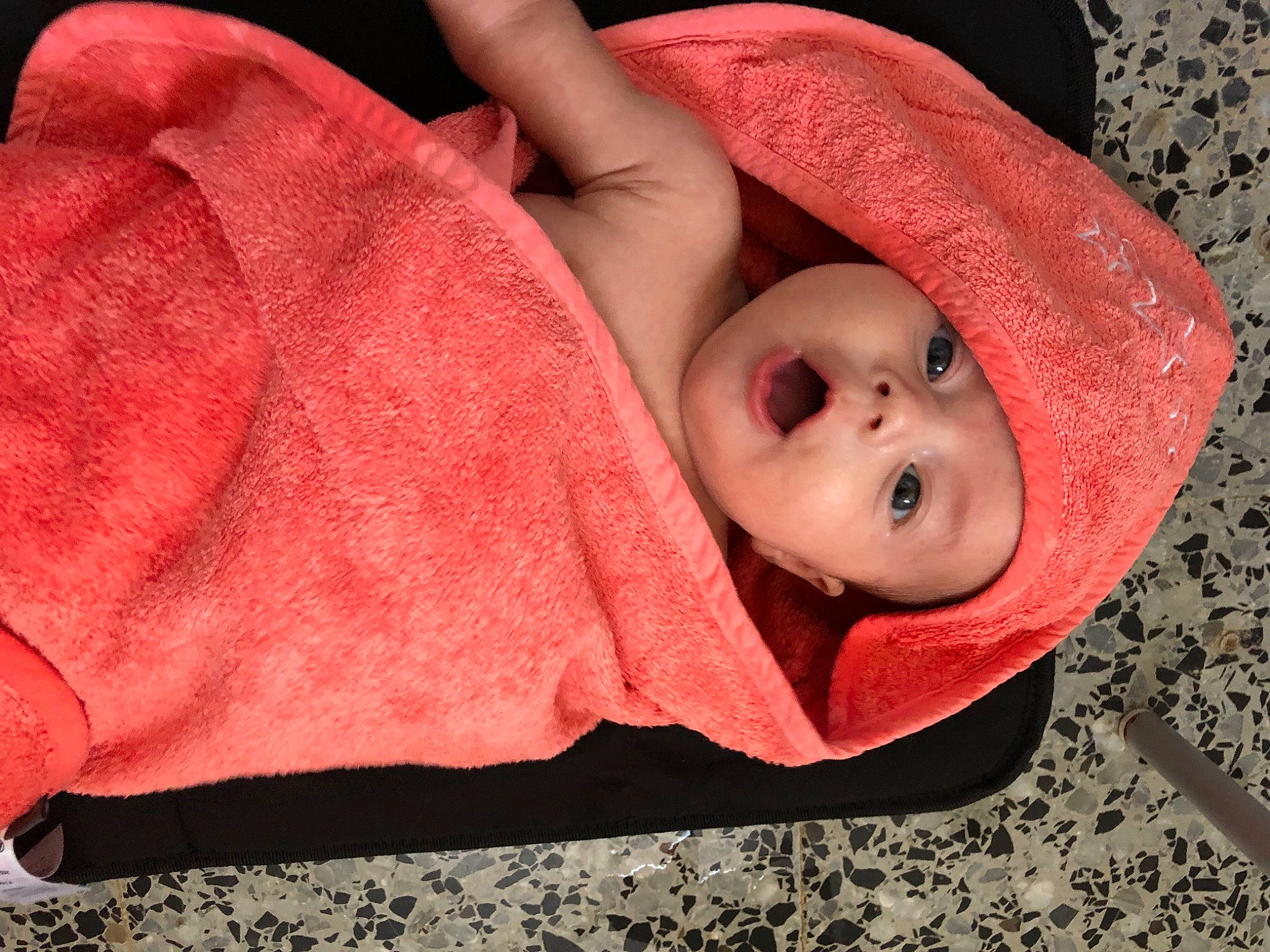 Billie participe au concours pour gagner de l'argent avec cette photo : baby, baby_sleeping, baby_toddler_clothing, cheek, comfort, eye, face, hat, head, headgear, headwear, human_body, lip, mouth, nose, outerwear, person, pink, product, sleeve