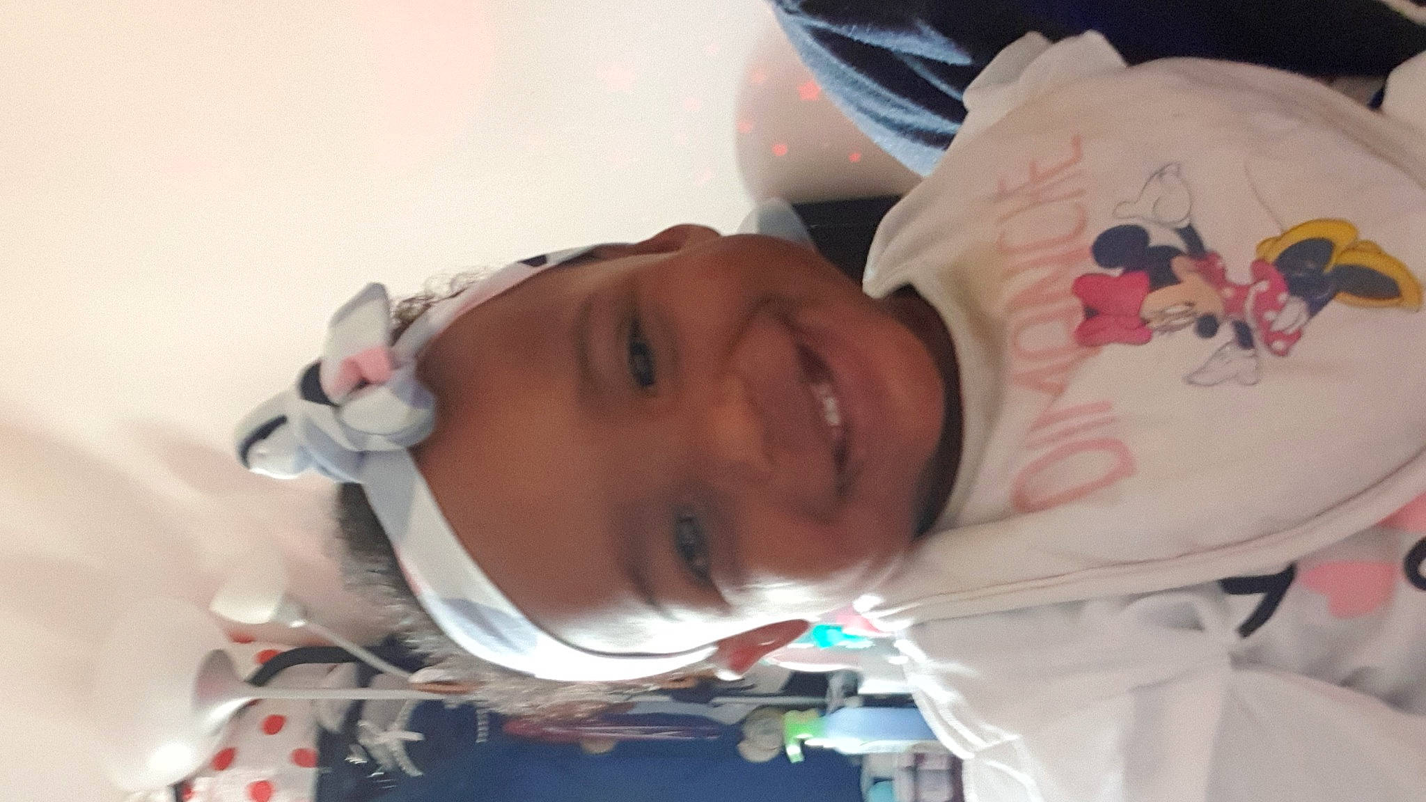 Ynociane participe au concours pour gagner de l'argent avec cette photo : arm, baby, baby_products, cheek, chest, ear, eye, eyelash, finger, happy, hat, human_body, jaw, joy, lip, mouth, neck, nose, person, skin