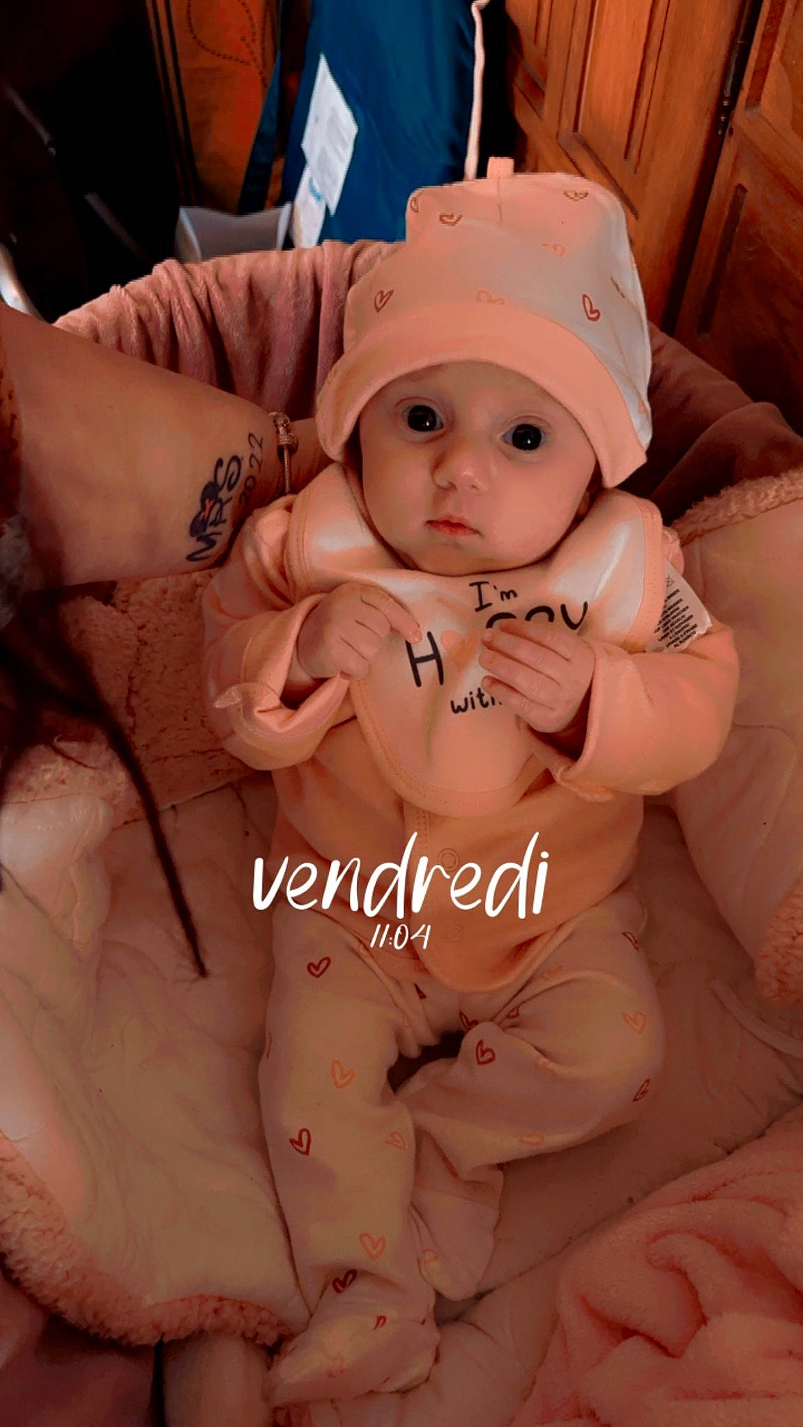 Kailly participe au concours pour gagner de l'argent avec cette photo : abdomen, baby, chest, comfort, doll, eye, eyelash, finger, hand, happy, head, headpiece, headwear, human_body, jewellery, leg, nail, navel, person, skin