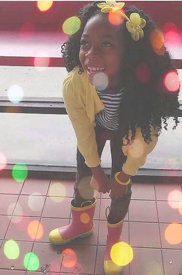 Tamira is registered to the contest to win money with this photo: