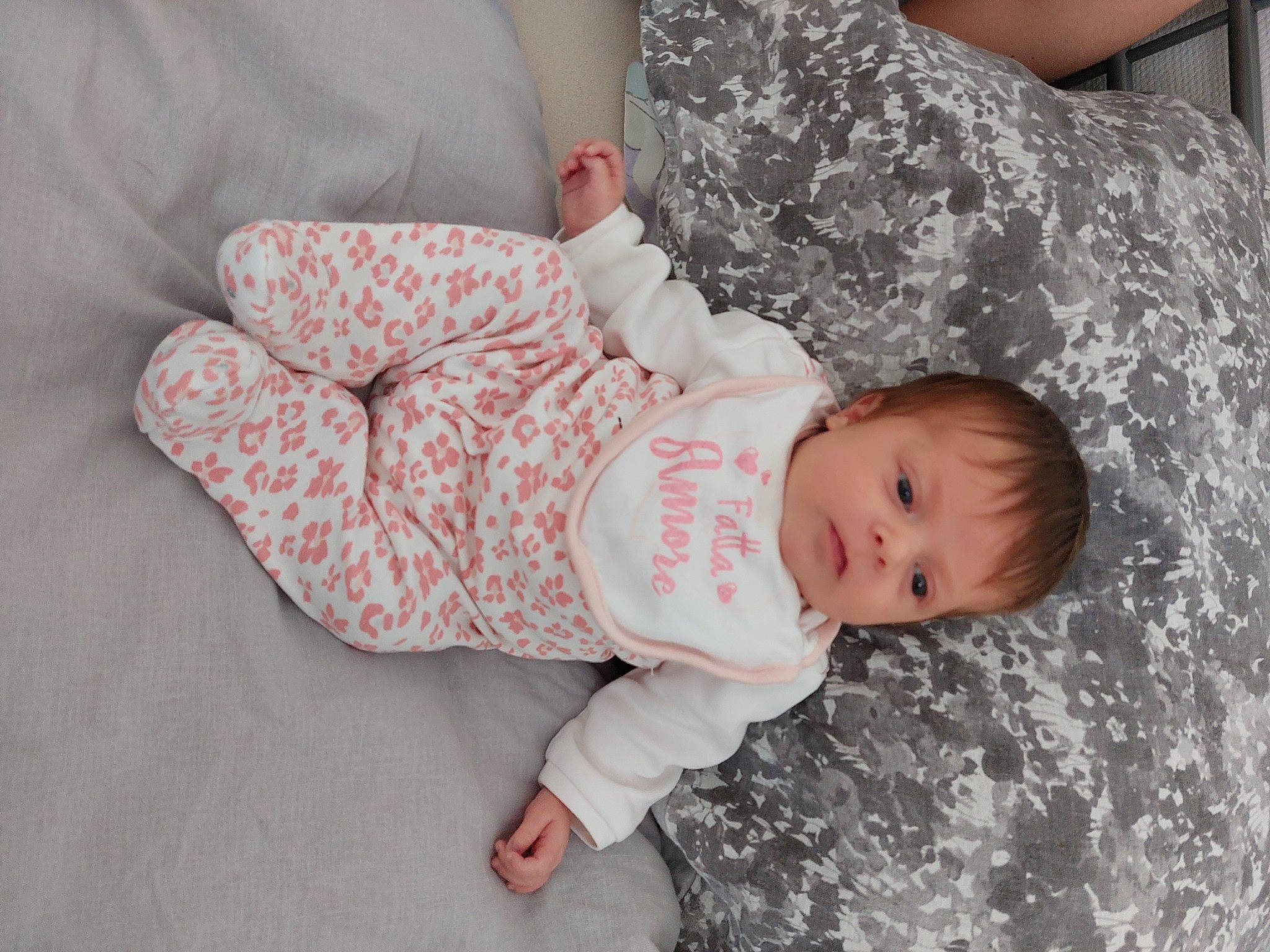 Eleonora a rejoint le concours — aidez-le/la à gagner de superbes lots ! arm, baby, baby_toddler_clothing, child, comfort, eye, face, facial_expression, flooring, head, human_body, leg, linens, pattern, person, sitting, skin, sleeve, textile, toddler