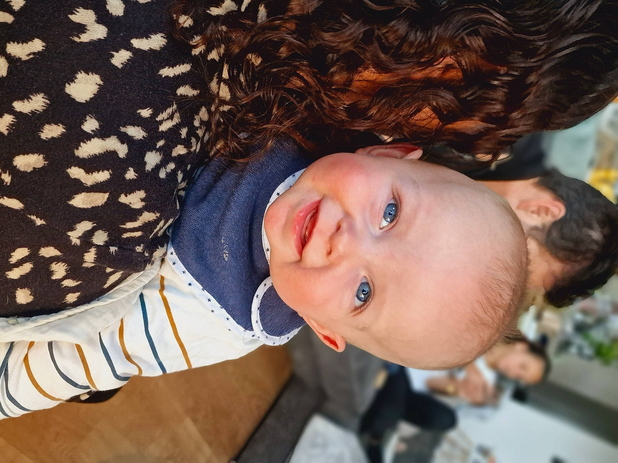 Matis participe au concours pour gagner de l'argent avec cette photo : baby, child, electric_blue, fun, happy, joy, laugh, leisure, mammal, mouth, nose, pattern, person, portrait_photography, smile, toddler, tree, vertebrate