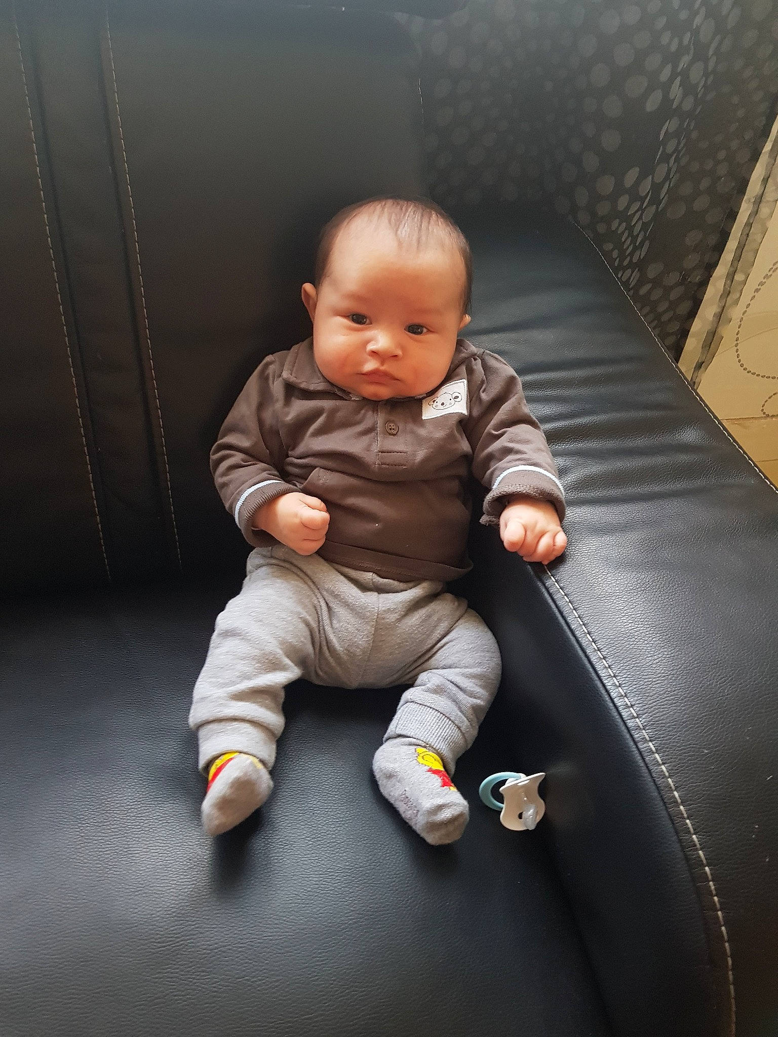 Bilel a rejoint le concours — aidez-le/la à gagner de superbes lots ! baby, child, person, sitting, toddler