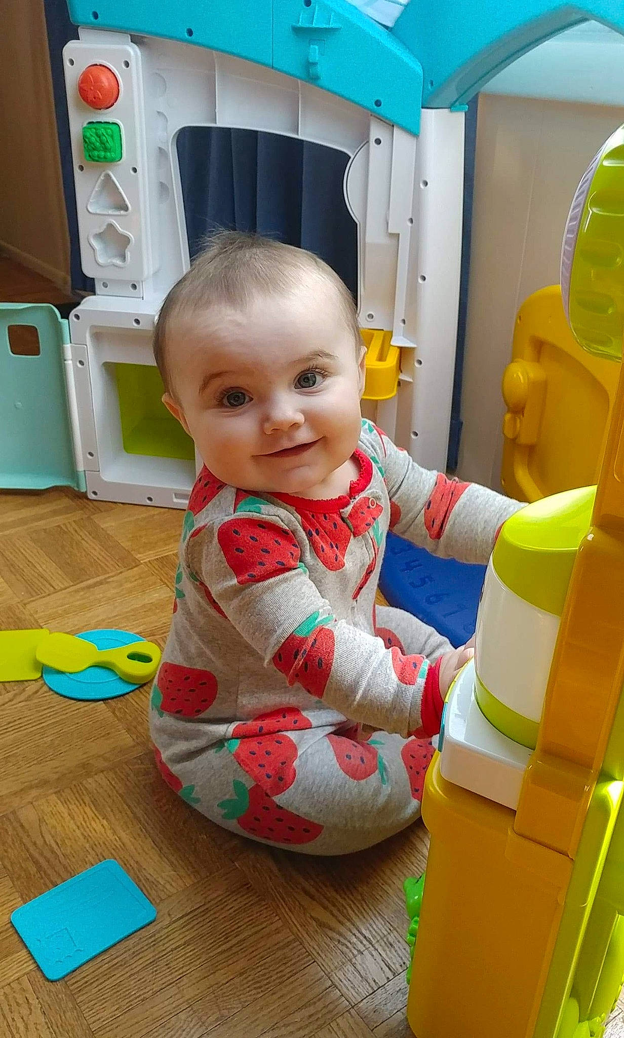 Kamryn is registered to the contest to win money with this photo: baby, baby_toys, child, person, play, toddler, toy, yellow