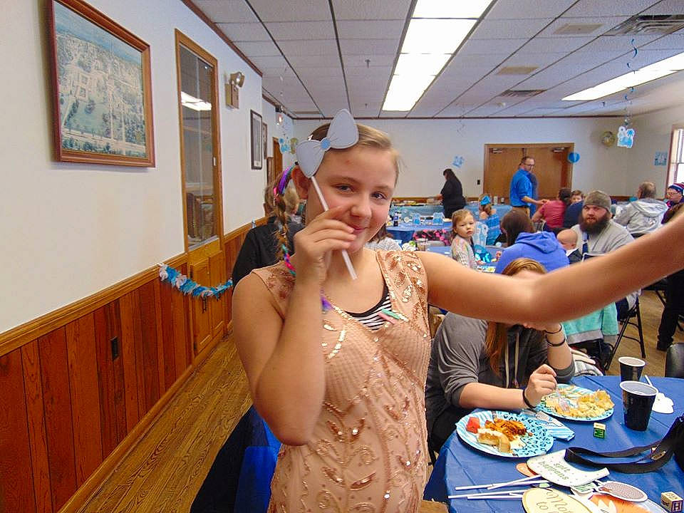 Elvira is registered to the contest to win money with this photo: breakfast, brunch, cuisine, dish, event, food, joy, leisure, lunch, meal, party, person, room, seafood, side_dish, vacation, vegetarian_food