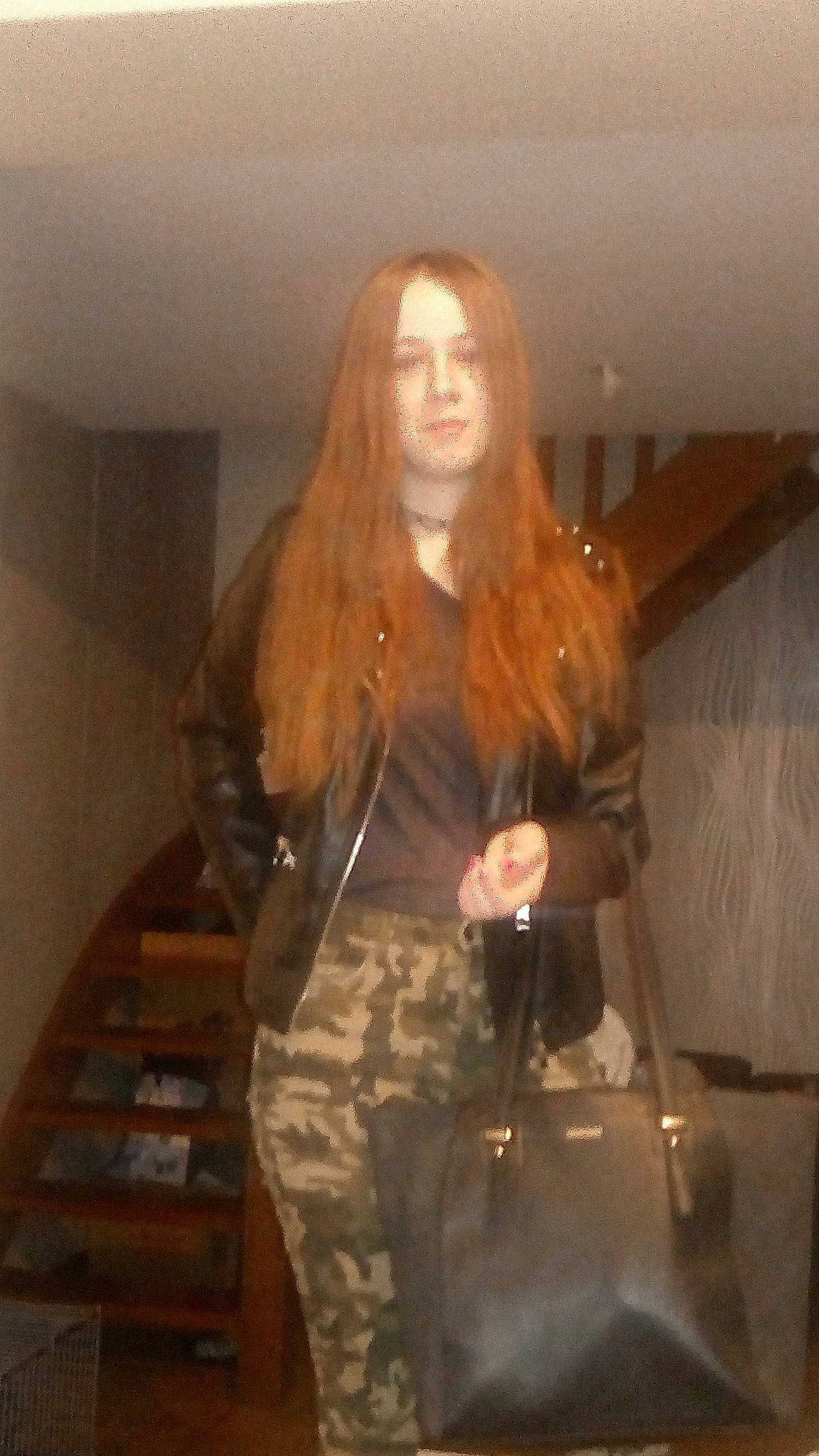 Tania participe au concours pour gagner de l'argent avec cette photo : blond, brown_hair, girl, hair, hair_coloring, human_hair_color, long_hair, person