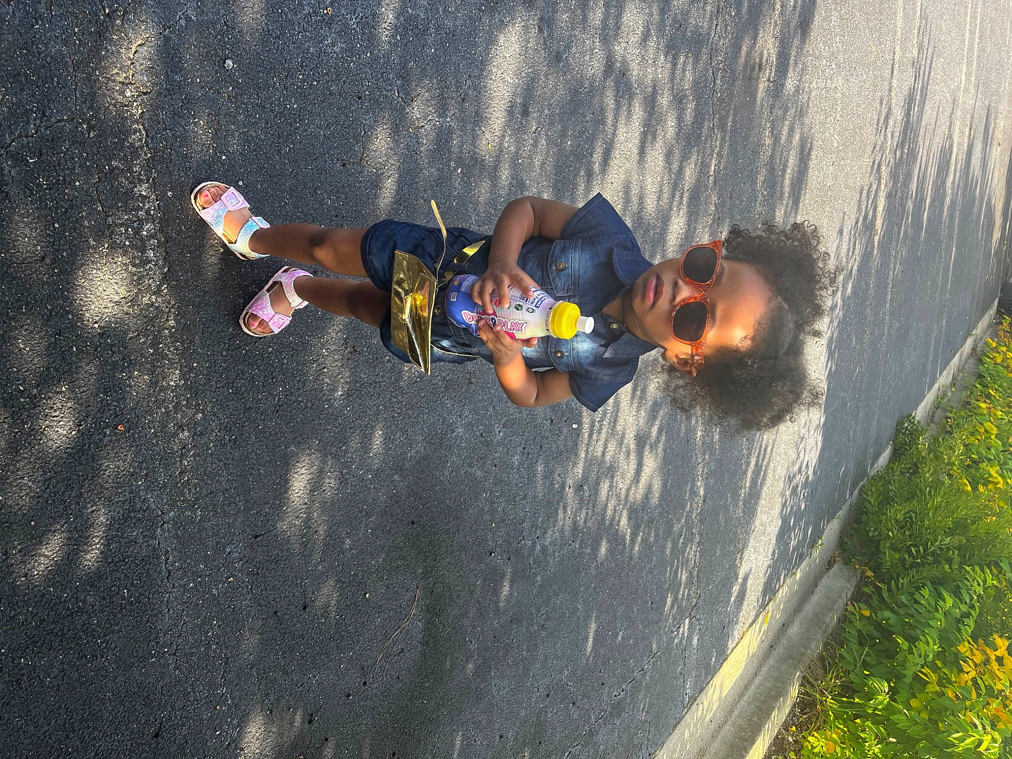 Brazil is registered to the contest to win money with this photo: adventure, asphalt, body_of_water, extreme_sport, flash_photography, flower, fun, grass, happy, landscape, leisure, people_in_nature, person, plant, recreation, shadow, snapshot, sunlight, toddler, water