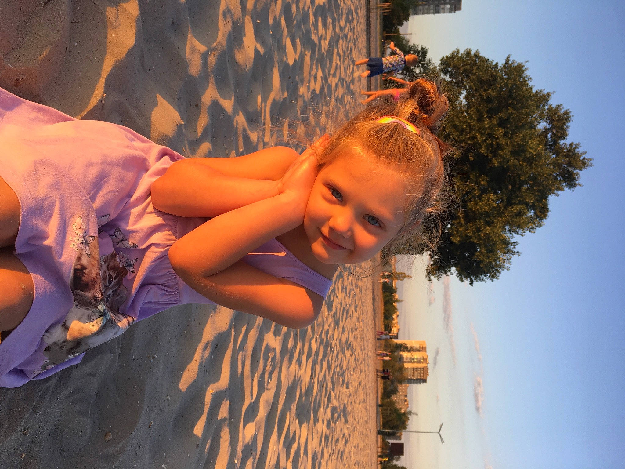 Eva a rejoint le concours — aidez-le/la à gagner de superbes lots ! beach, beauty, day_dress, happy, holiday, joy, leisure, long_hair, mouth, nose, people_in_nature, people_on_beach, person, sand, sandal, summer, sun_tanning, sunlight, vacation