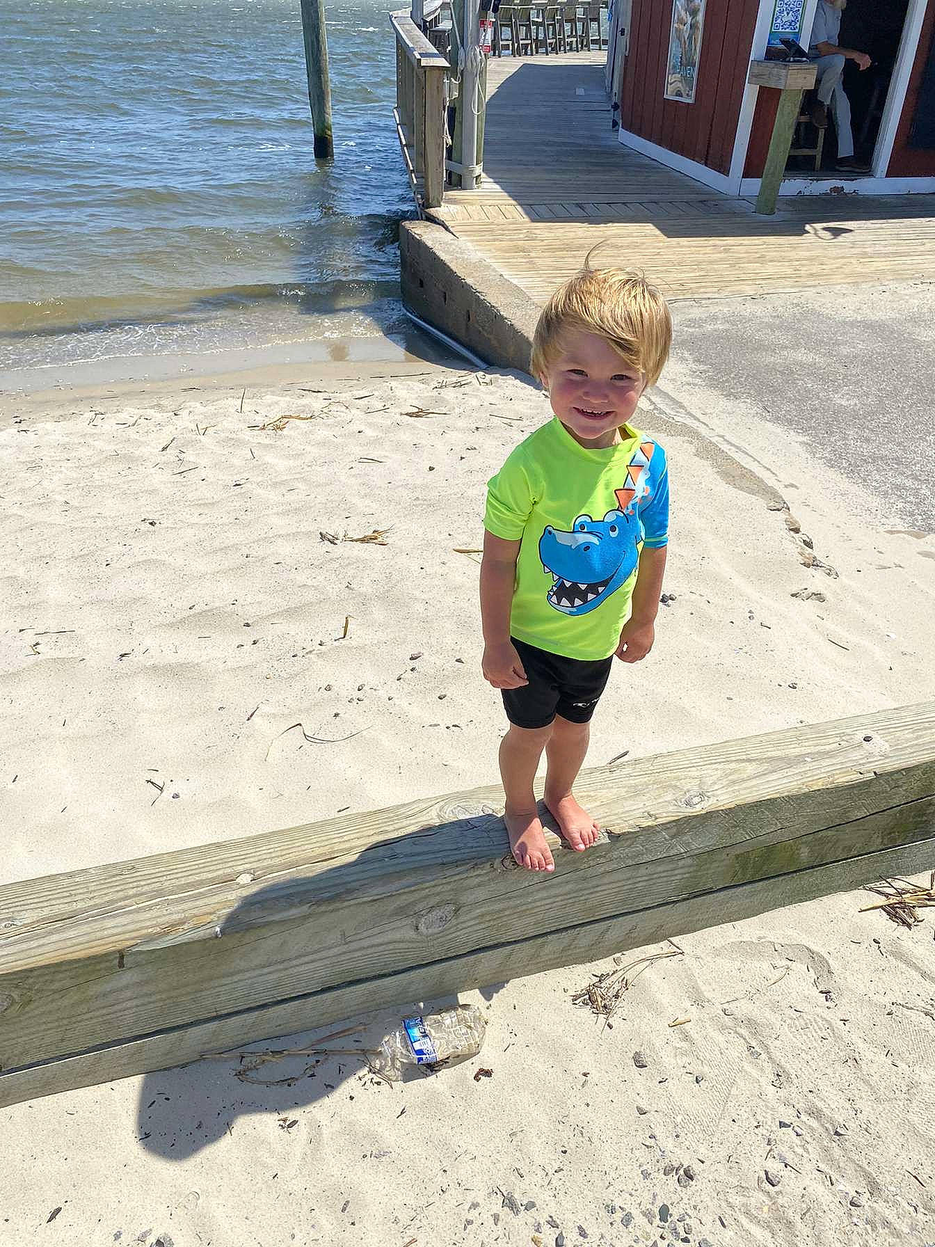 Memphis is registered to the contest to win money with this photo: asphalt, barefoot, child, city, foot, fun, human_leg, joy, leisure, pedestrian, person, recreation, road_surface, shorts, sidewalk, summer, thigh, toddler, vertebrate, walkway