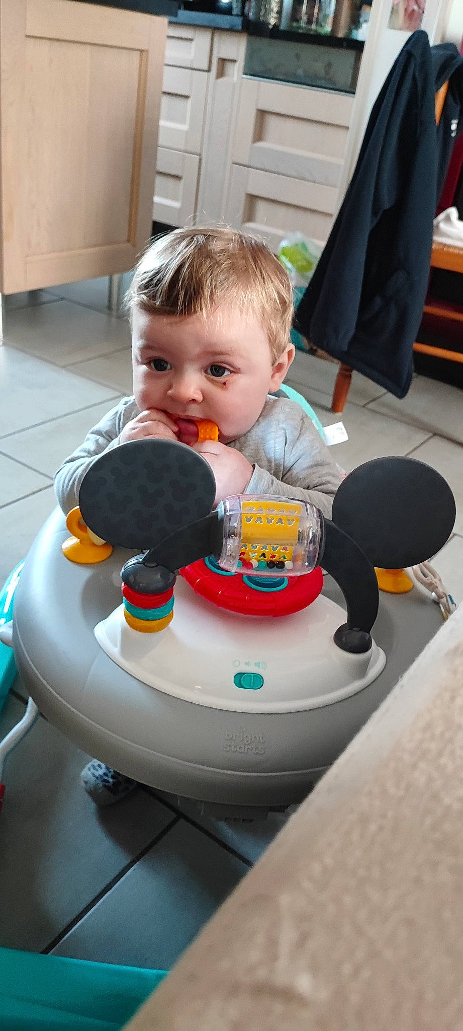 Esteban participe au concours pour gagner de l'argent avec cette photo : animation, baby, baby_playing_with_toys, baby_products, baby_toys, carmine, chair, child, circle, cleanliness, flooring, fun, hairstyle, person, plastic, play, potty_training, room, sitting, toddler