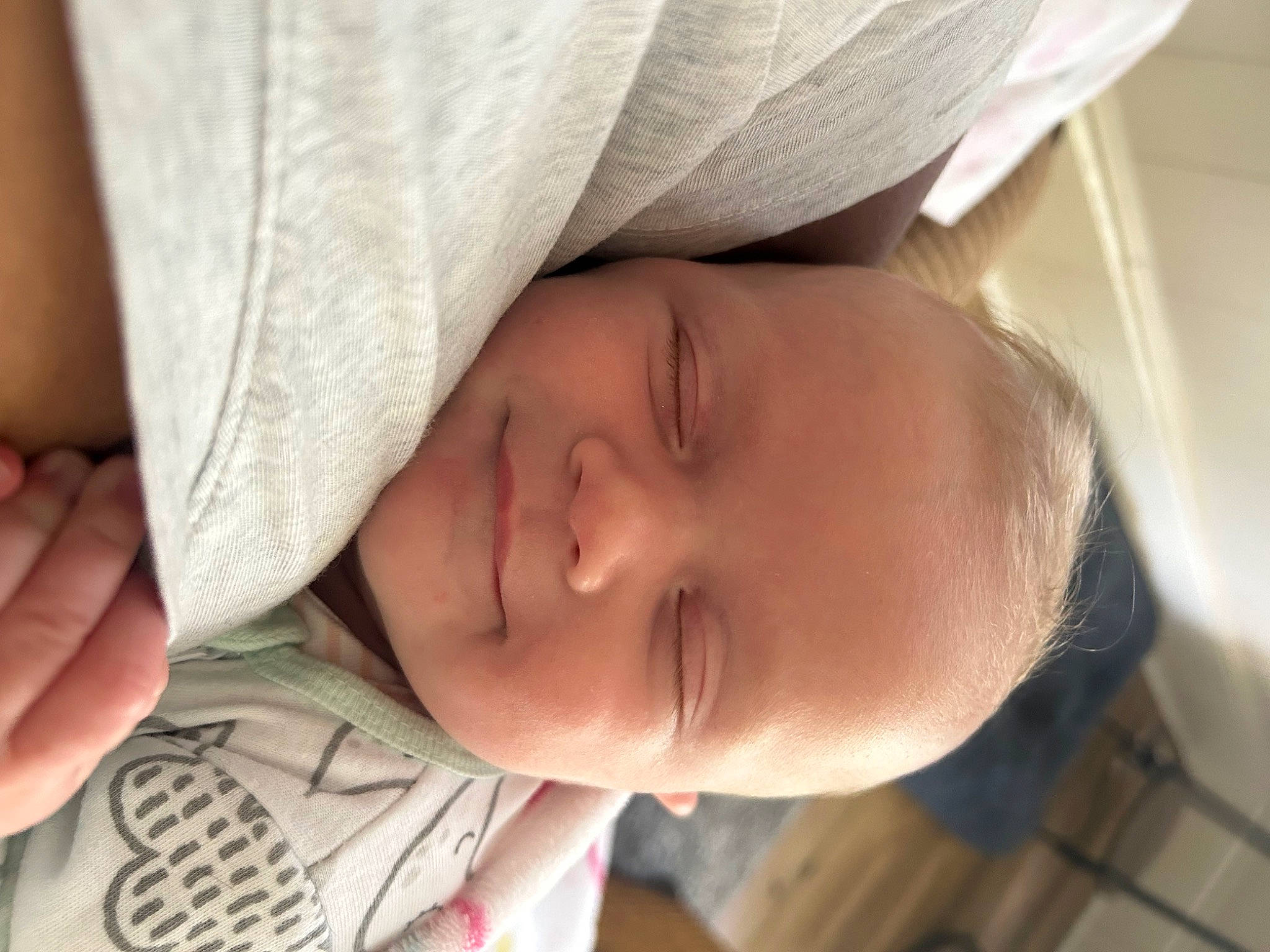 Esmeralda is registered to the contest to win money with this photo: baby, cheek, child, comfort, ear, eye, eyebrow, face, finger, gesture, hair, hand, happy, head, headgear, neck, nose, person, skin, smile