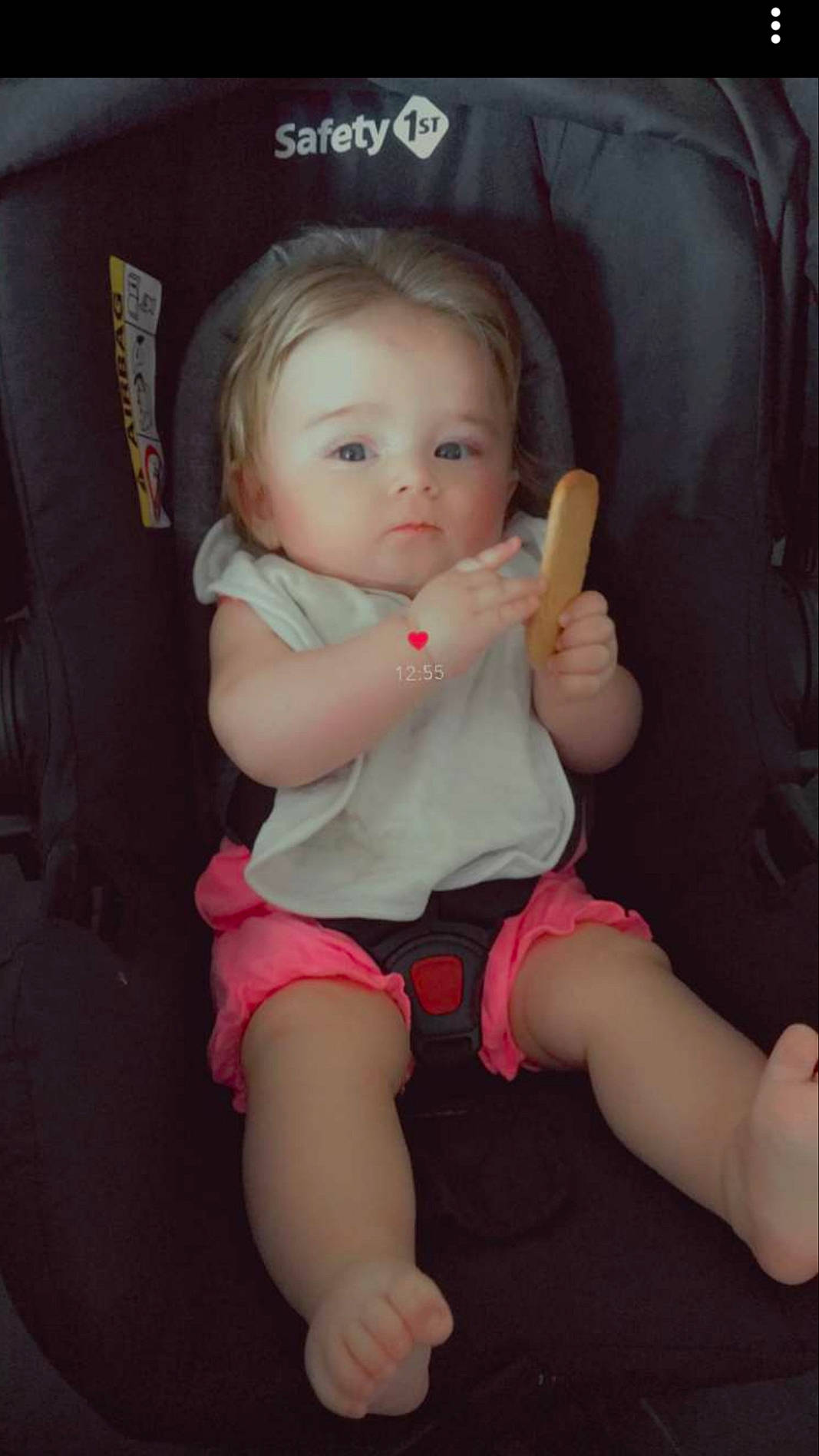 Kelcy a rejoint le concours — aidez-le/la à gagner de superbes lots ! arm, baby, cheek, child, eye, face, finger, hand, head, iris, joint, leg, lip, mouth, person, pink, product, sitting, skin, thumb