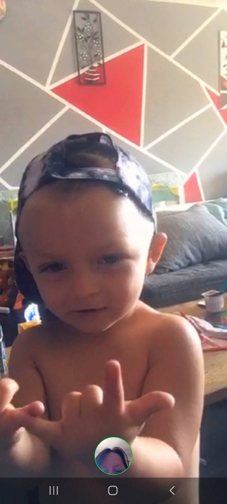 Timoty participe au concours pour gagner de l'argent avec cette photo : cheek, child, chin, cool, ear, eyebrow, face, facial_expression, finger, forehead, fun, hair, head, headgear, lip, mouth, nose, person, selfie, skin