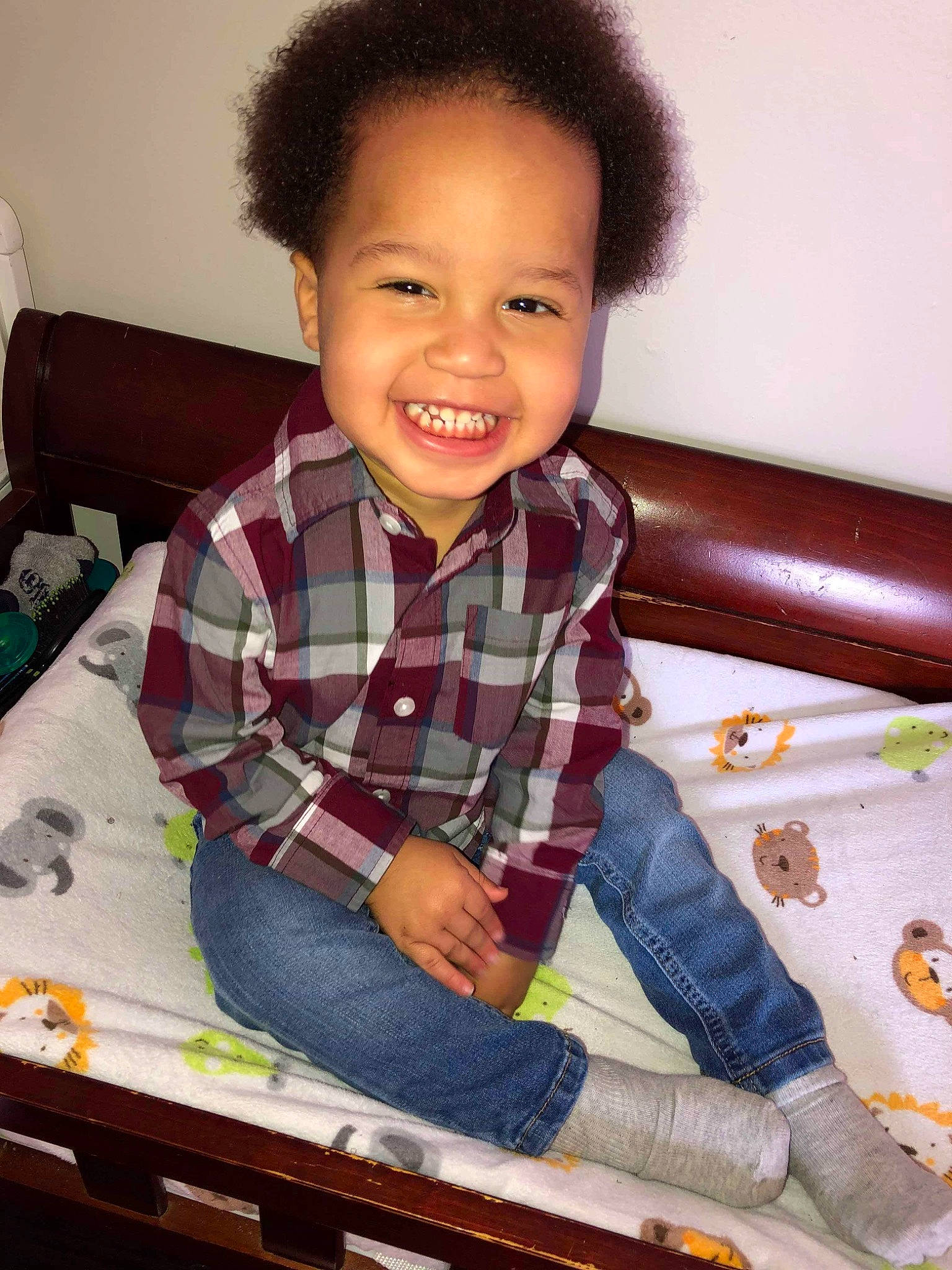 Francisco is registered to the contest to win money with this photo: baby, child, joy, person, sitting, skin, smile, toddler