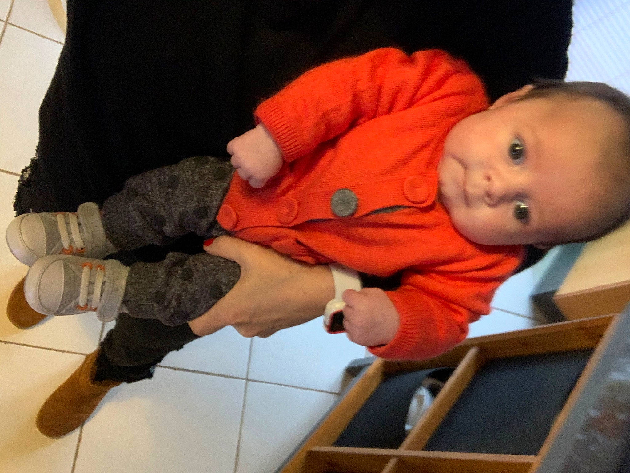 Valentine a rejoint le concours — aidez-le/la à gagner de superbes lots ! baby, baby_products, baby_toddler_clothing, cheek, child, comfort, eye, outdoor_shoe, person, sock, toddler, walking_shoe