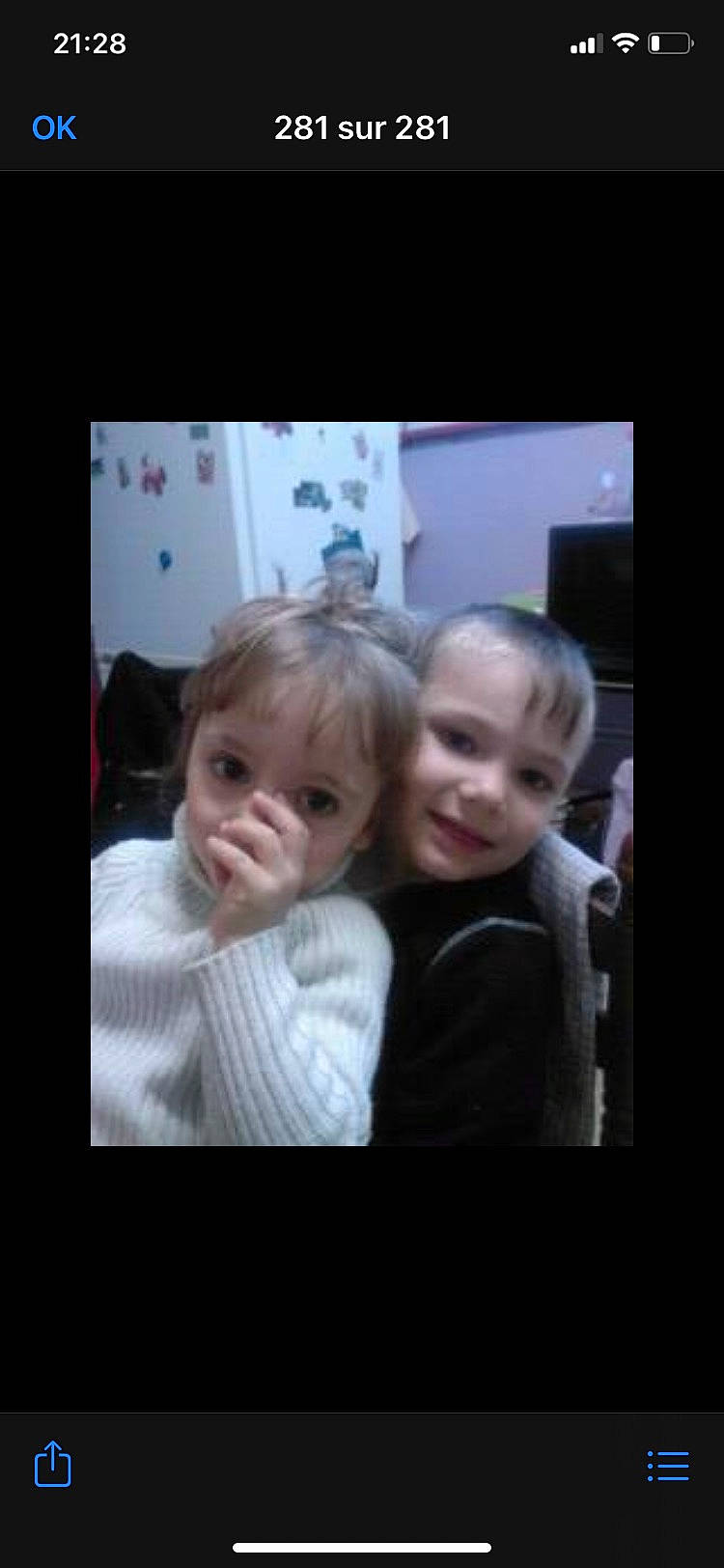 Kayla a rejoint le concours — aidez-le/la à gagner de superbes lots ! art, baby, cheek, child, display_device, electronic_device, event, flash_photography, flat_panel_display, fun, gesture, happy, joy, mouth, nose, person, photo_caption, room, sitting, smile