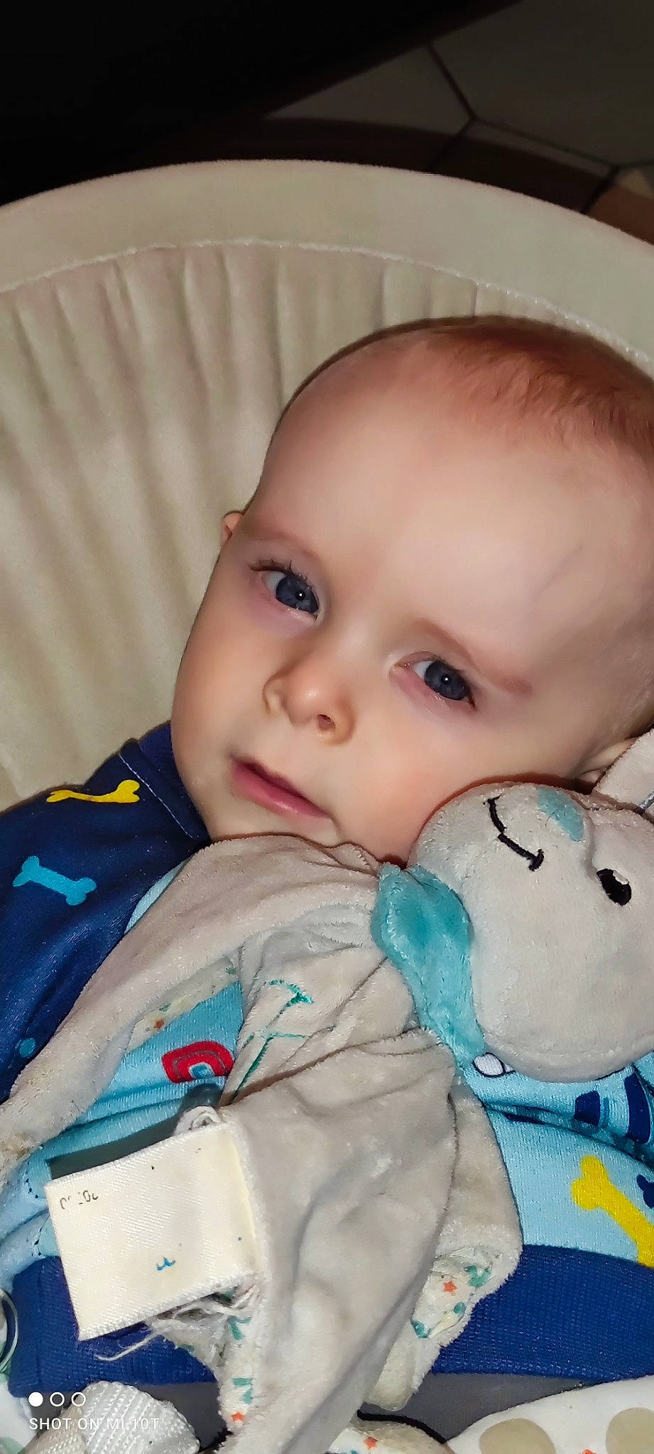 Kay a rejoint le concours — aidez-le/la à gagner de superbes lots ! baby, baby_products, baby_toddler_clothing, cheek, child, comfort, eyebrow, eyelash, finger, happy, iris, linens, lip, mouth, nose, outerwear, person, skin, sleeve, textile