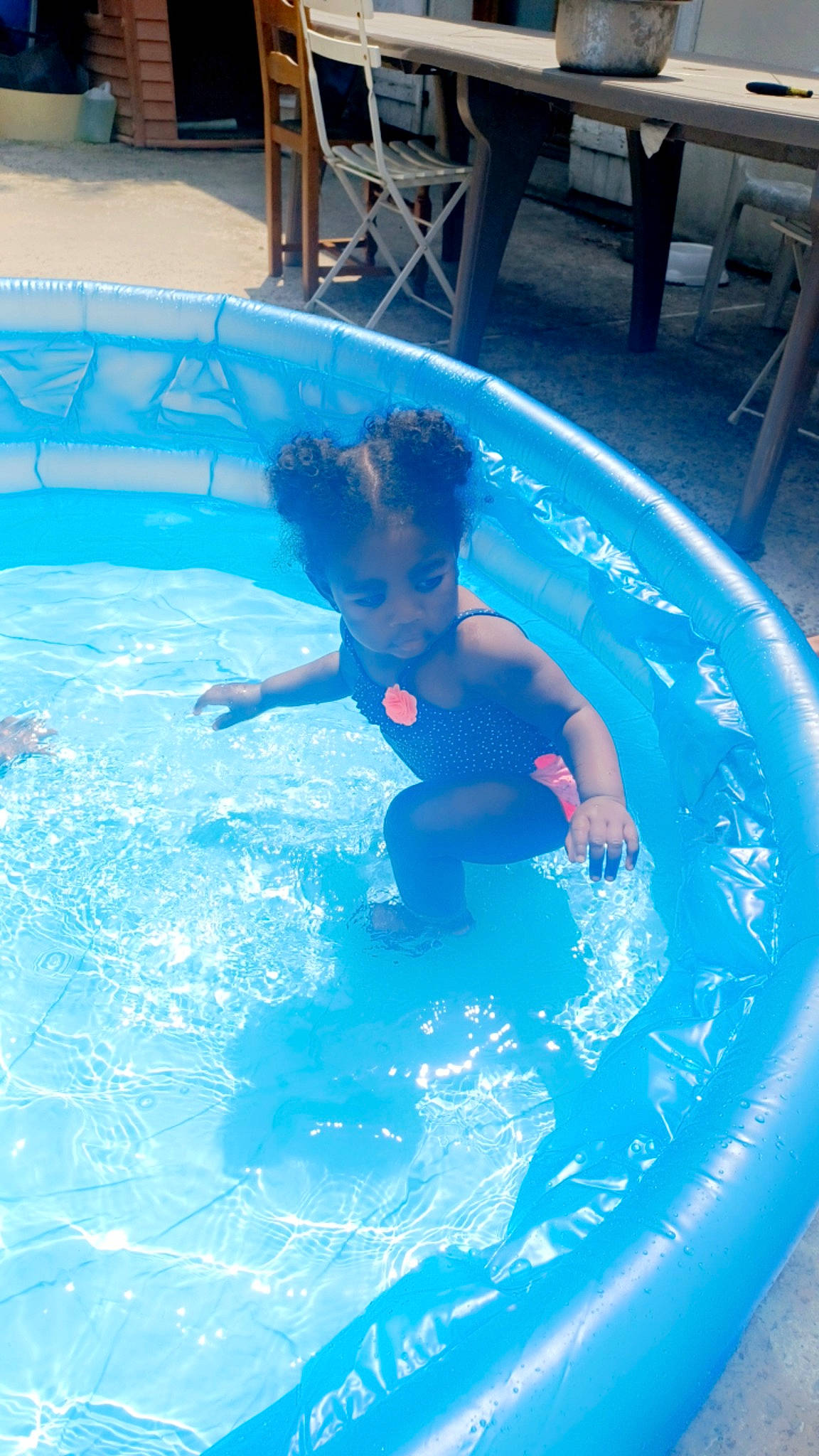 Pearl participe au concours pour gagner de l'argent avec cette photo : aqua, azure, blue, chair, child, electric_blue, fun, games, hat, inflatable, leisure, leisure_centre, person, plastic, play, recreation, shorts, swimming_pool, toddler, water