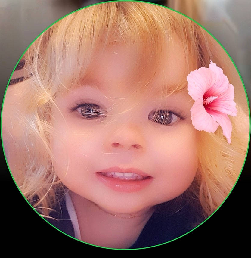 Yuna a rejoint le concours — aidez-le/la à gagner de superbes lots ! cheek, chin, ear, eyebrow, eyelash, flash_photography, flower, forehead, hairstyle, happy, iris, jaw, lip, nose, organ, person, petal, pink, plant, skin