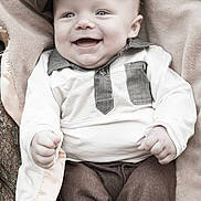 Jethro is registered to the contest to win money with this photo: