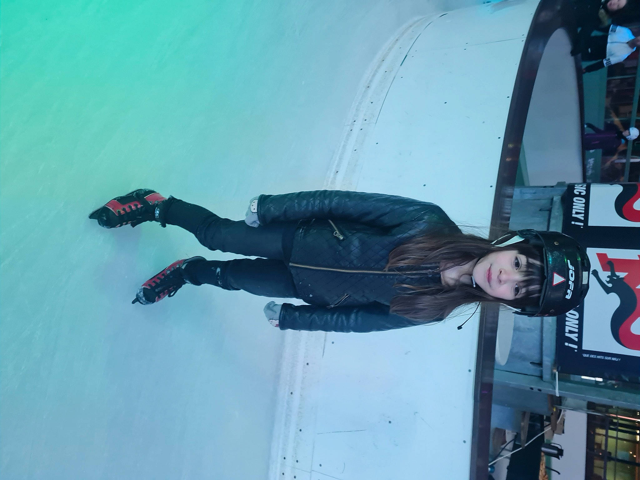 Katarina participe au concours pour gagner de l'argent avec cette photo : automotive_design, automotive_exterior, automotive_lighting, automotive_tire, automotive_wheel_system, automotive_window_part, bumper, electric_blue, headlamp, headwear, hood, motor_vehicle, person, rim, sky, smile, tire, vehicle, vehicle_door, wheel