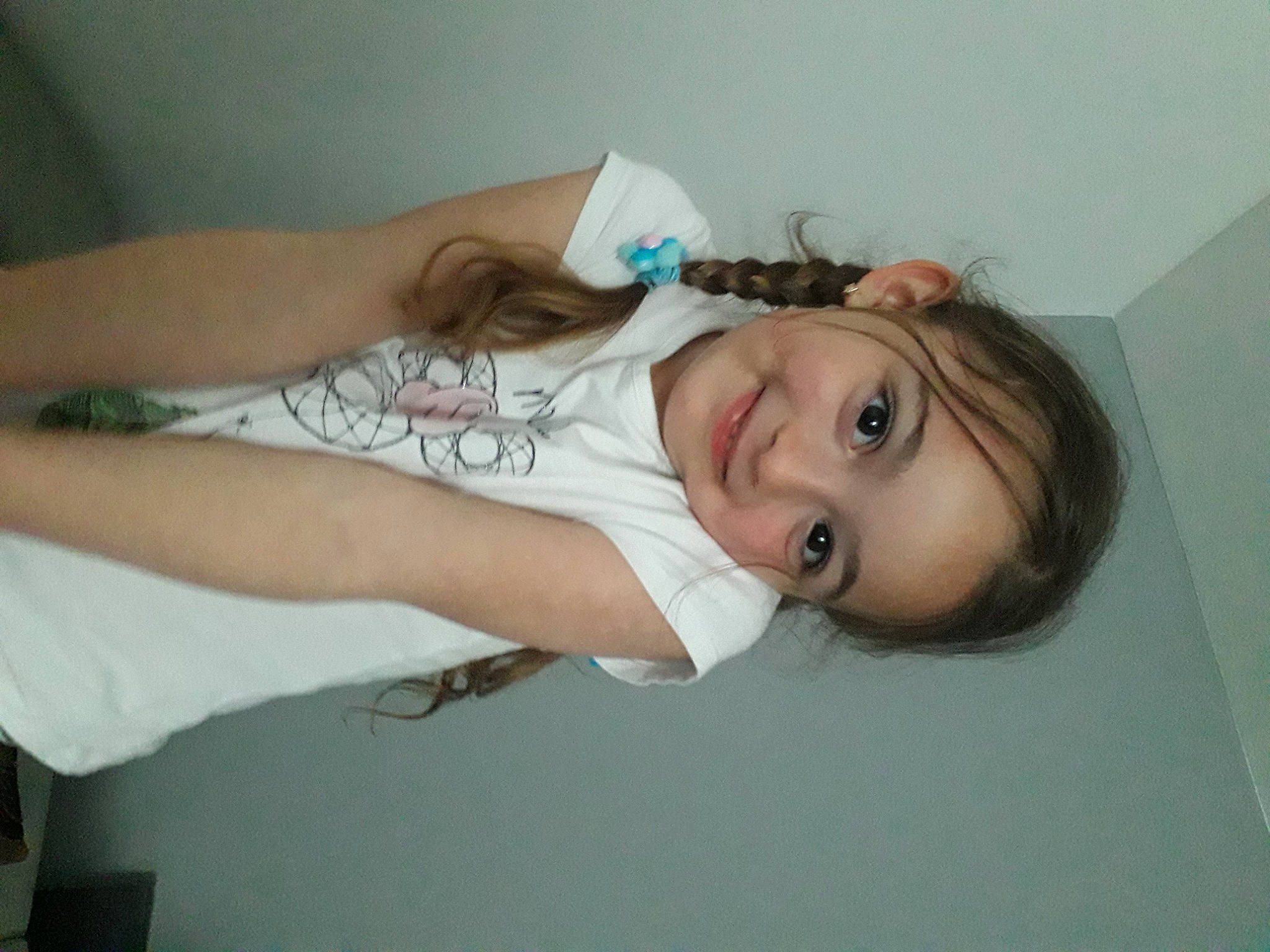 Amellya a rejoint le concours — aidez-le/la à gagner de superbes lots ! baby, baby_toddler_clothing, cheek, child, dress, elbow, eye, eyebrow, eyelash, face, hair, happy, head, joy, mouth, neck, nose, person, skin, sleeve