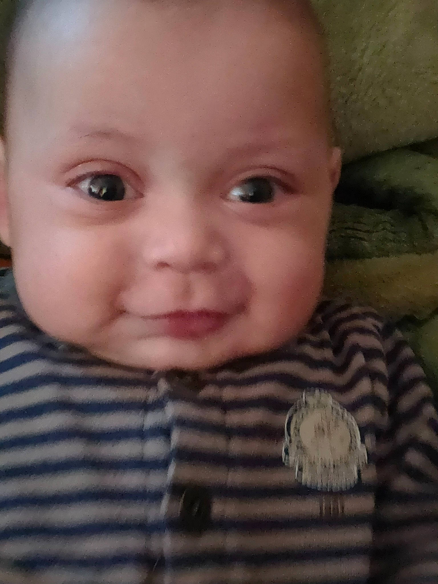 Medhi a rejoint le concours — aidez-le/la à gagner de superbes lots ! baby, cheek, child, chin, close_up, ear, eye, eyebrow, eyelash, face, forehead, head, iris, lip, mouth, nose, person, skin, smile, toddler