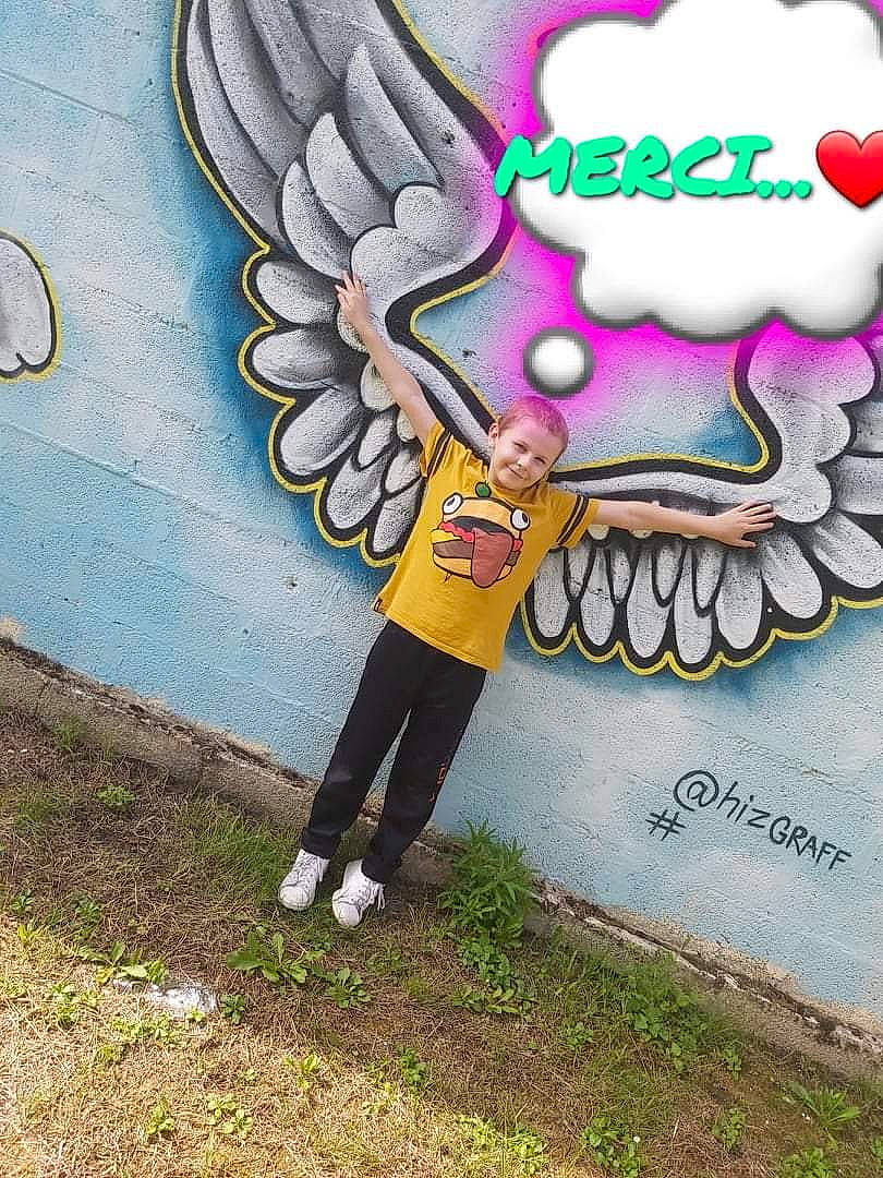 Maxence participe au concours pour gagner de l'argent avec cette photo : art, beard, cool, drawing, finger, font, gesture, graffiti, grass, hand, happy, illustration, joy, magenta, moustache, mural, paint, painting, person, pink