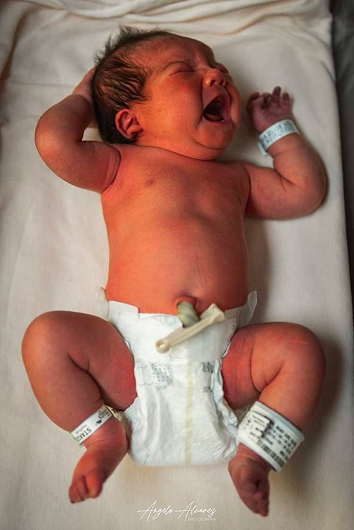 Analicia is registered to the contest to win money with this photo: abdomen, arm, baby, birth, child, childbirth, diaper, headwear, muscle, person, stomach, toddler