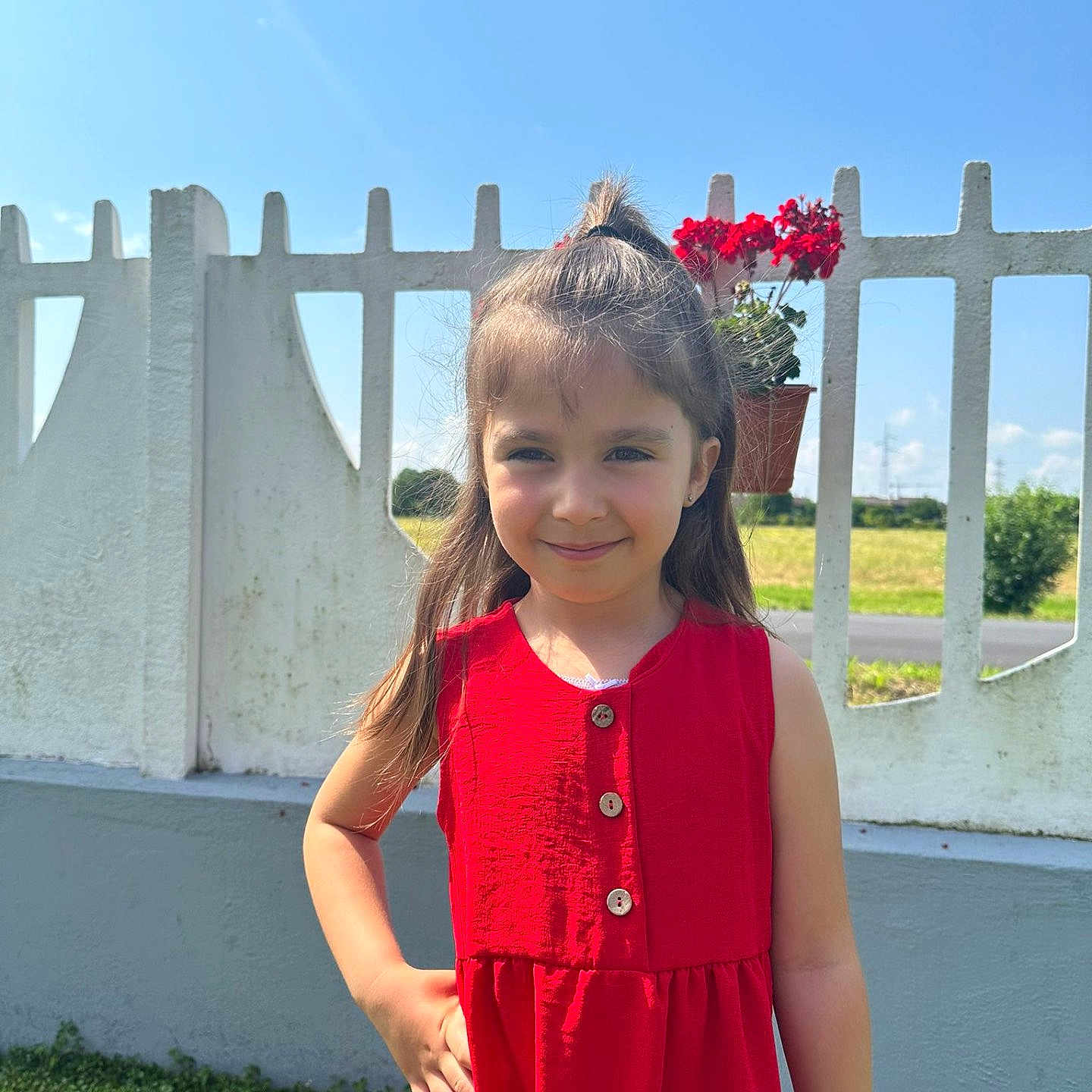 Ayana a rejoint le concours — aidez-le/la à gagner de superbes lots ! backyard, child, clothing, cross, face, female, flower, girl, grass, head, nature, outdoors, person, petal, photography, plant, portrait, pottedplant, symbol, yard
