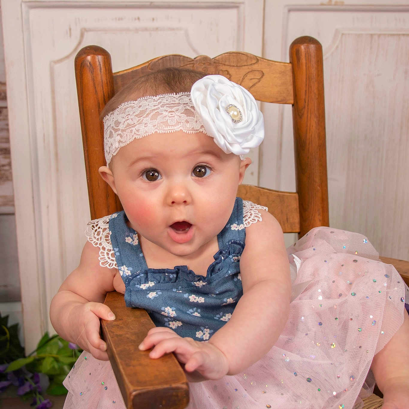 Evianna is registered to the contest to win money with this photo: baby, child, ear, hair_accessory, headgear, person, surprise, toddler