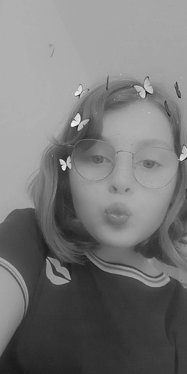 Lanna a rejoint le concours — aidez-le/la à gagner de superbes lots ! audio_equipment, black_and_white, black_hair, chin, ear, eyebrow, eyelash, eyewear, flash_photography, fun, glasses, goggles, happy, headpiece, iris, lip, long_hair, monochrome_photography, person, toddler