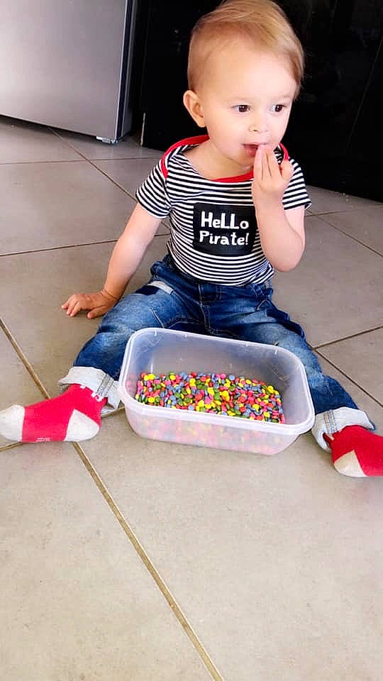 Yvann a rejoint le concours — aidez-le/la à gagner de superbes lots ! child, person, play, toddler