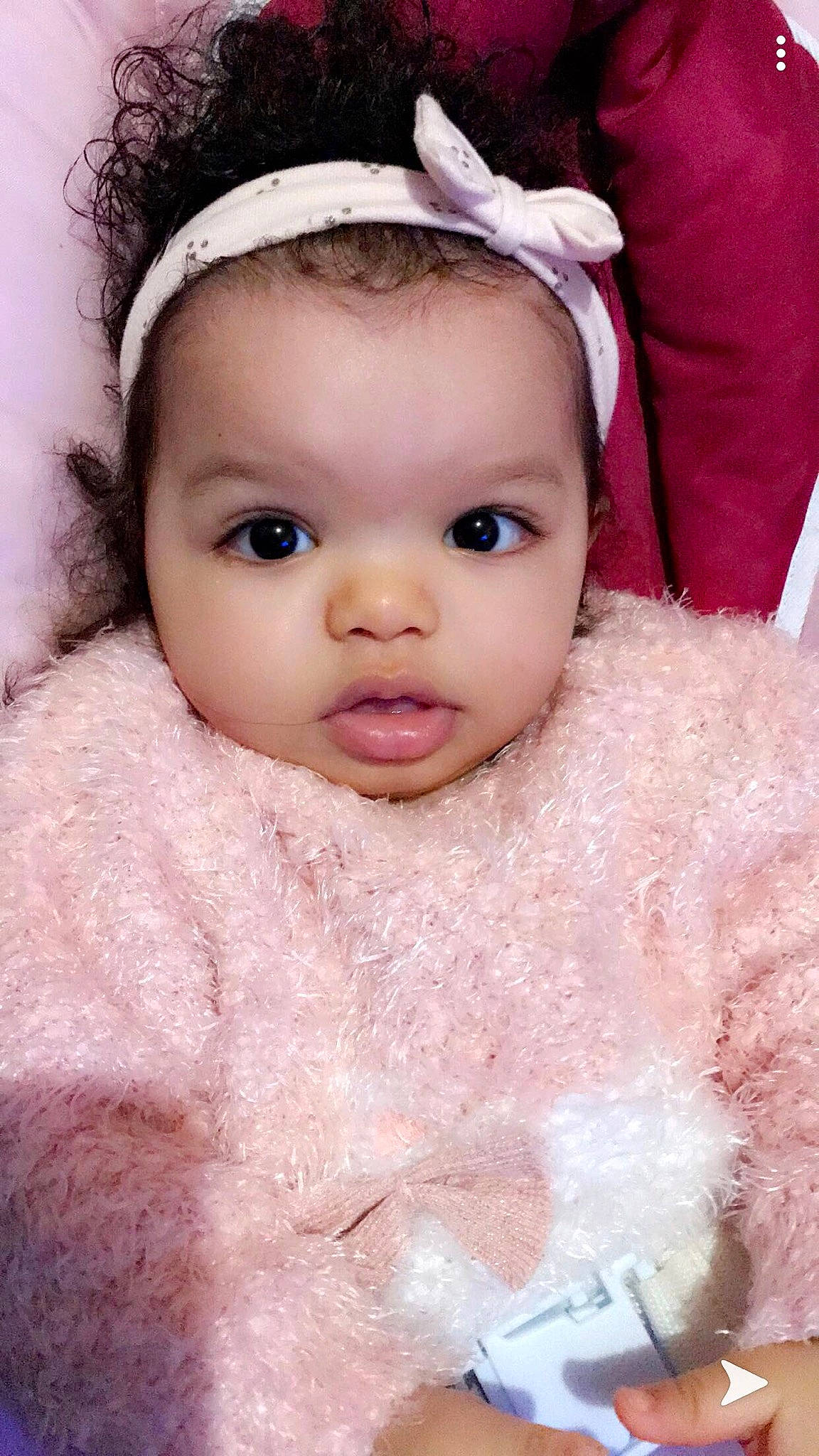 Zaëlie a rejoint le concours — aidez-le/la à gagner de superbes lots ! baby, beauty, cheek, child, eye, eyebrow, face, forehead, fur, hair_accessory, head, headgear, headpiece, iris, lip, nose, person, pink, product, skin