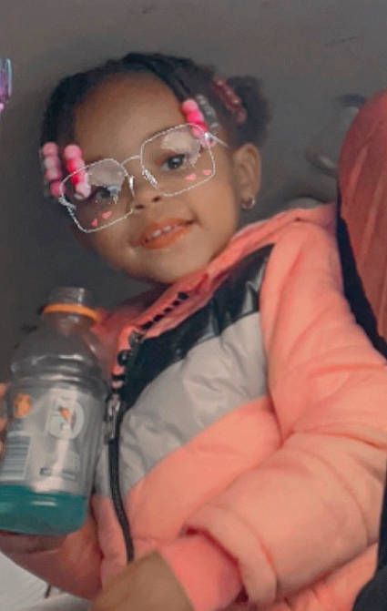 Leilani is registered to the contest to win money with this photo: cheek, comfort, ear, eyewear, finger, flash_photography, glasses, happy, iris, joy, lip, mouth, muscle, neck, nose, person, plastic_bottle, skin, smile, thumb