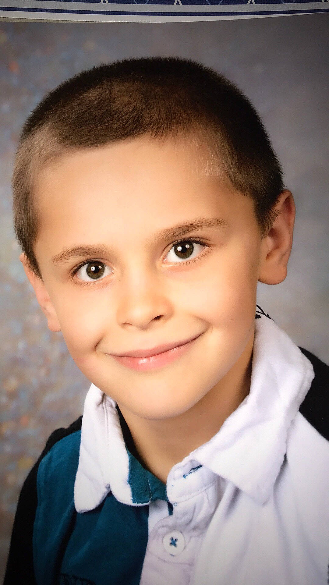 Matheo participe au concours pour gagner de l'argent avec cette photo : cheek, child, child_model, chin, eye, eyebrow, face, facial_expression, forehead, hair, hairstyle, head, joy, lip, male, nose, person, portrait, portrait_photography, skin